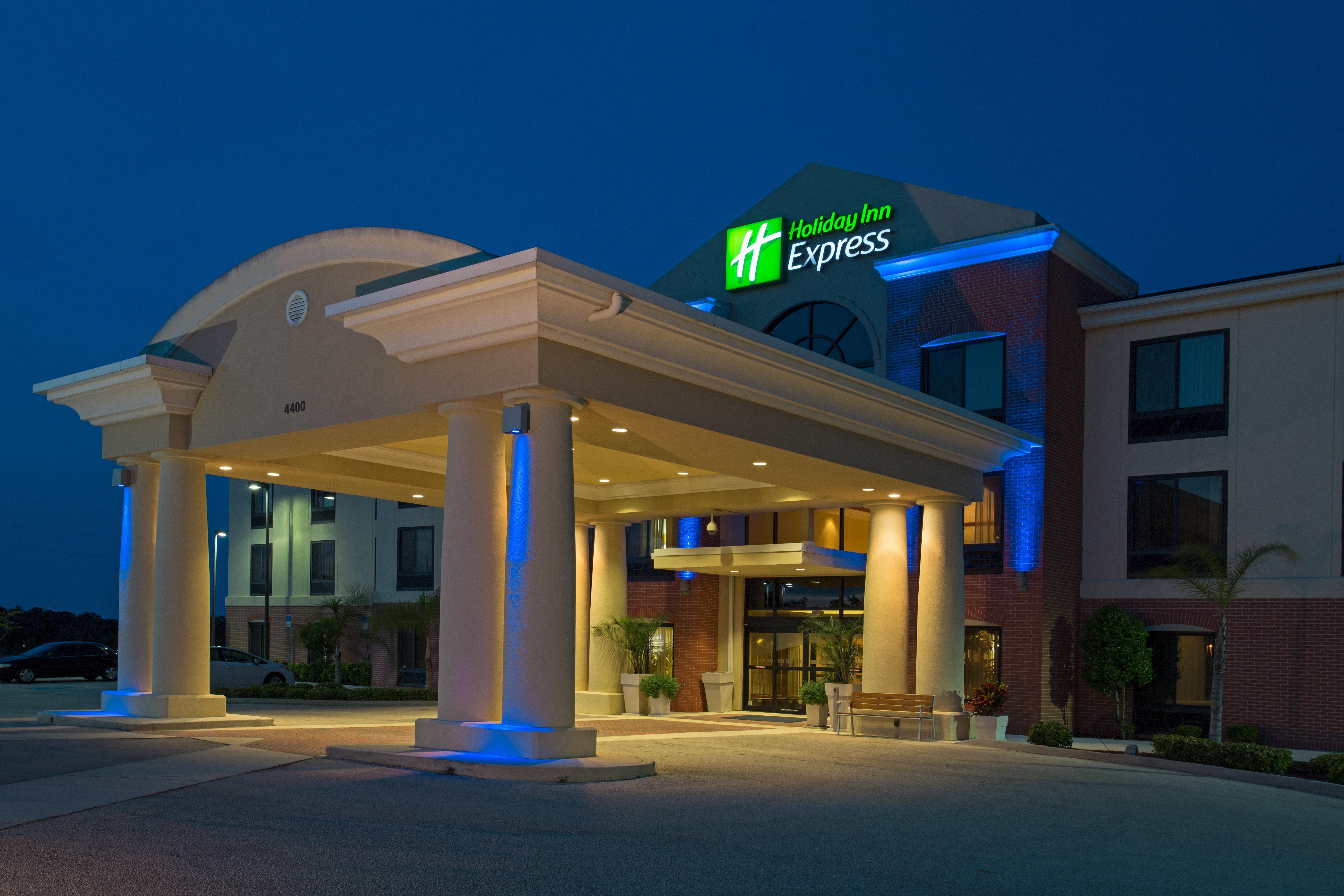 Holiday Inn Express & Suites Sebring By Ihg Exterior photo