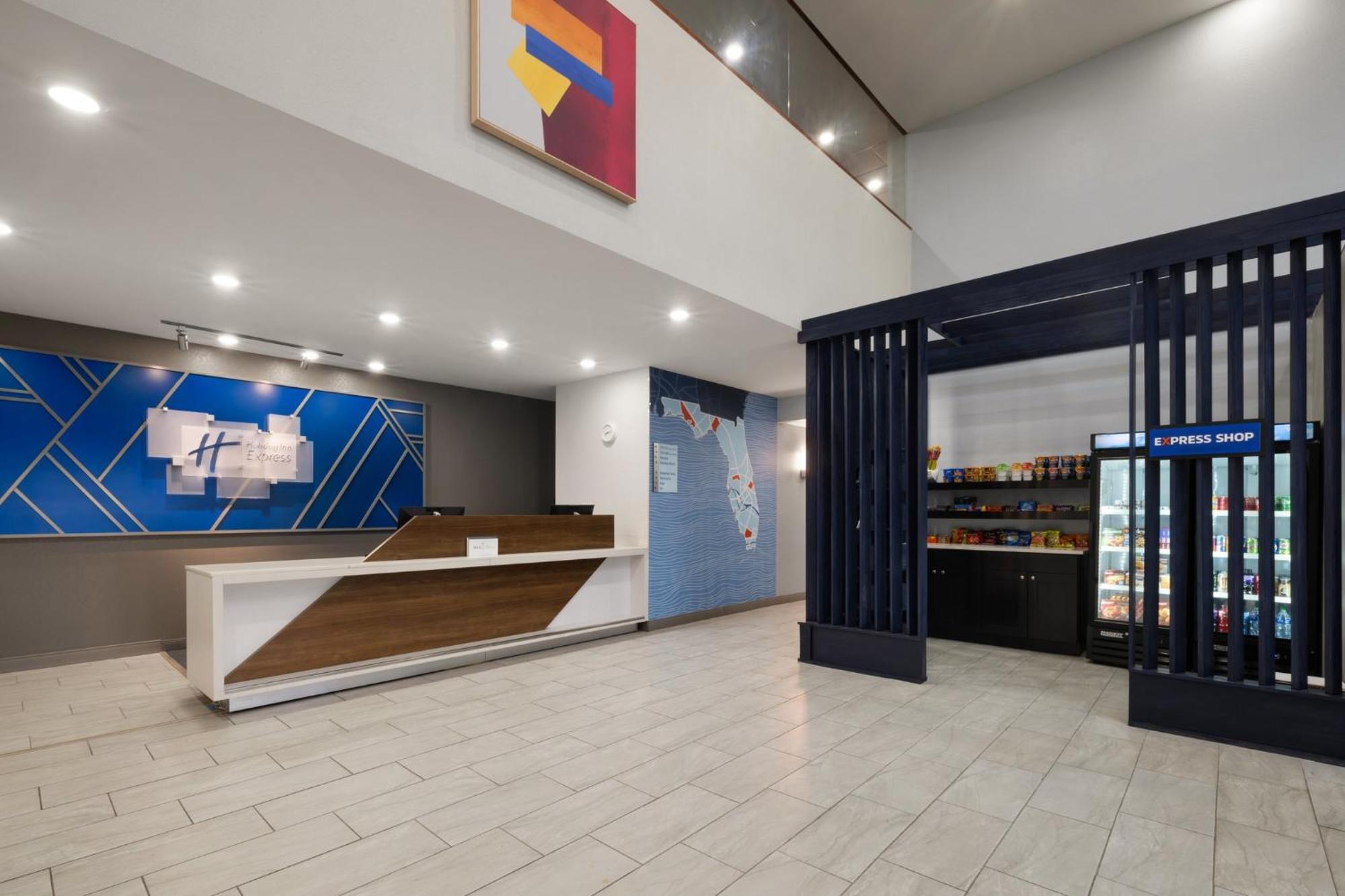 Holiday Inn Express & Suites Sebring By Ihg Exterior photo
