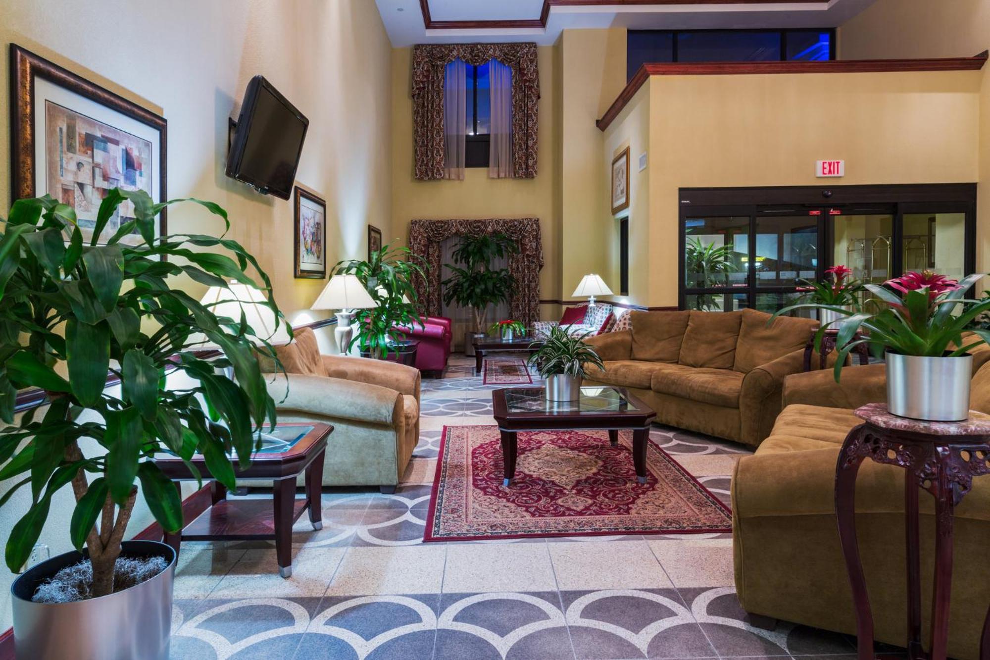 Holiday Inn Express & Suites Sebring By Ihg Exterior photo