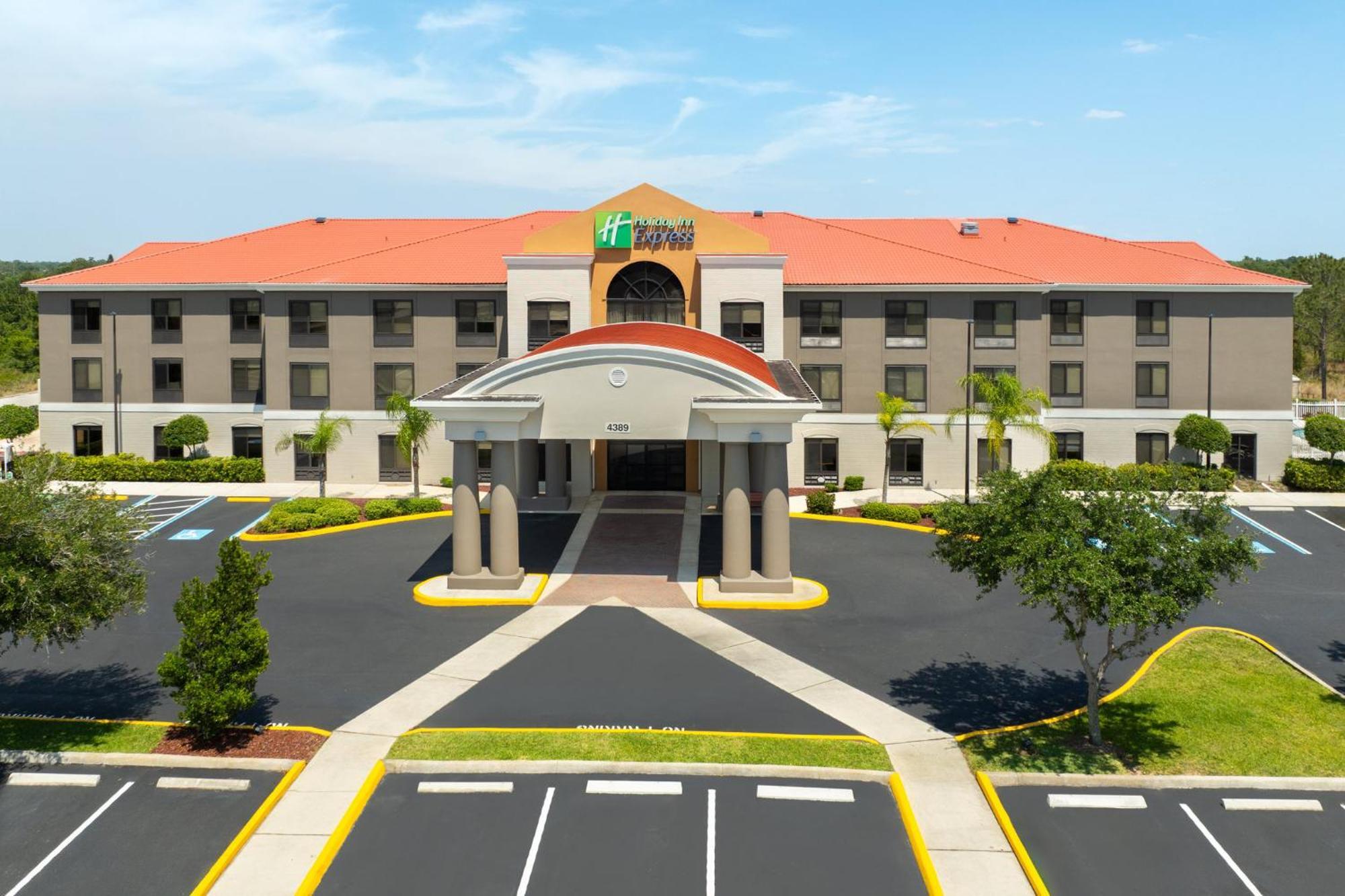 Holiday Inn Express & Suites Sebring By Ihg Exterior photo